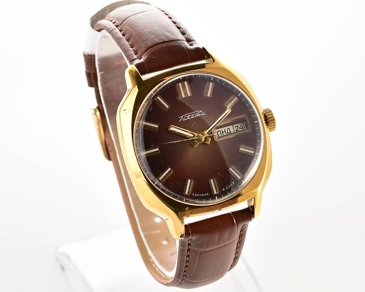 Soviet mechanical Raketa with automatic self winding movement