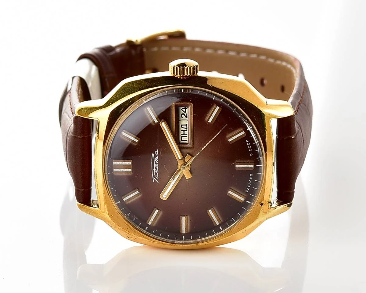Soviet mechanical Raketa with automatic self winding movement