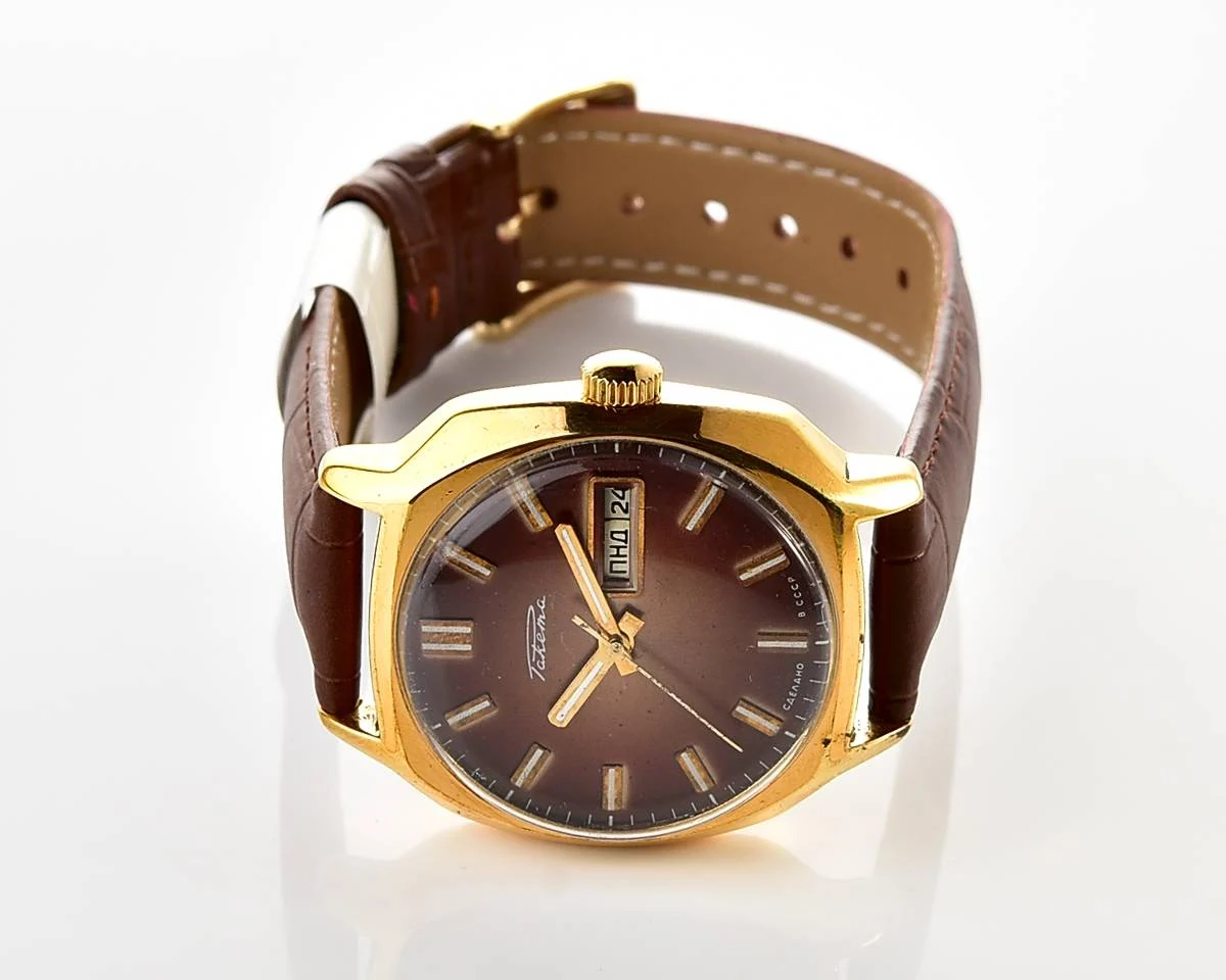 Soviet mechanical Raketa with automatic self winding movement