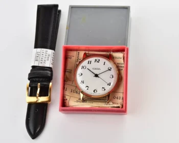 TIME CAPSULE: Vintage gold-plated Soviet Raketa watch, New Old Stock (NOS)!