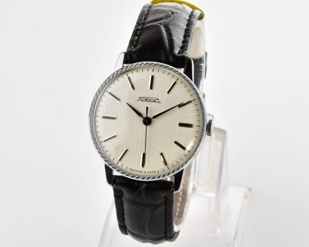 Soviet RAKETA vintage mechanical watch with engraved back - from the Commander of the Northern Fleet