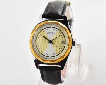 Large Soviet Raketa vintage mechanical watch with stylish minimalistic dial