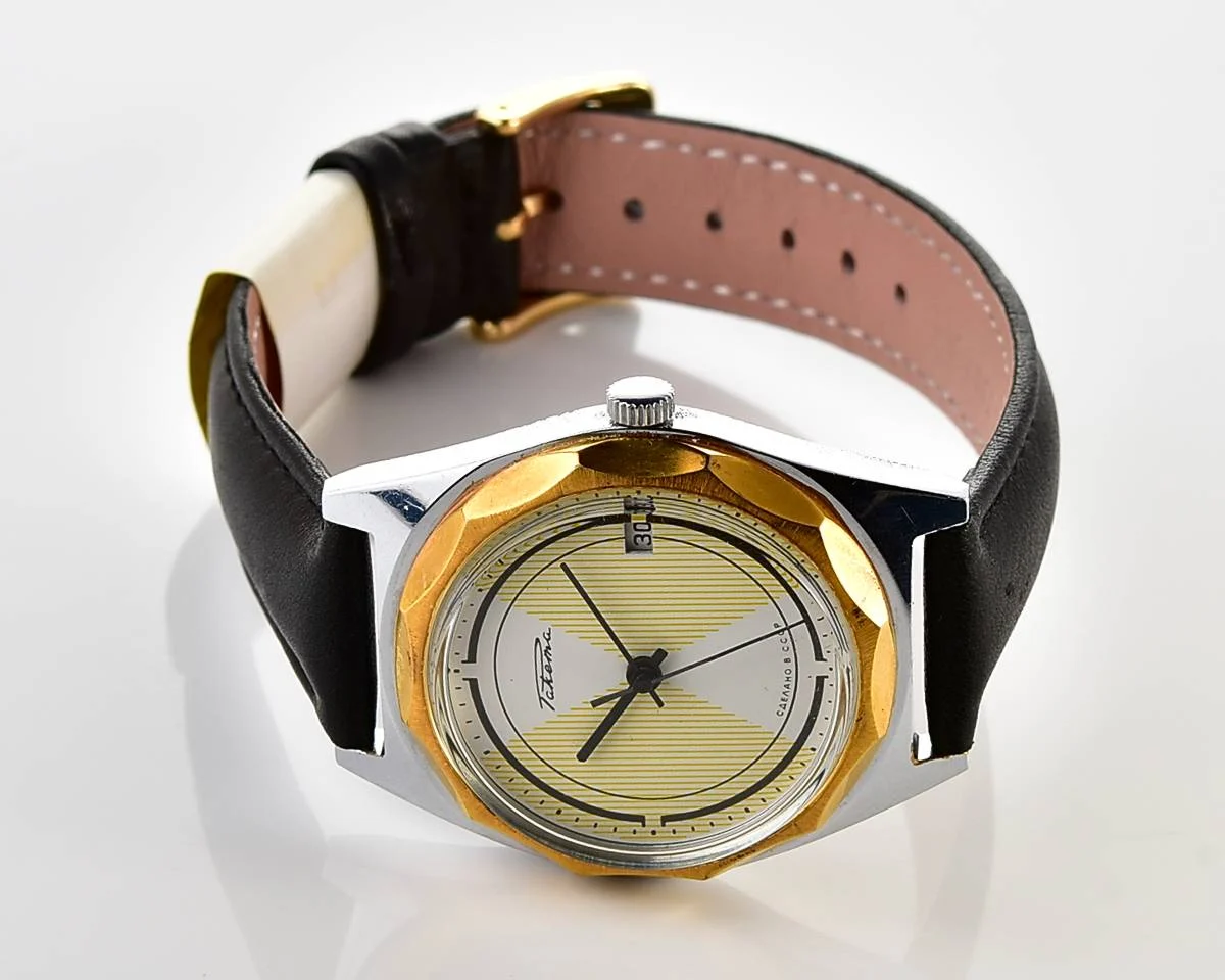 Large Soviet Raketa vintage mechanical watch with stylish minimalistic dial