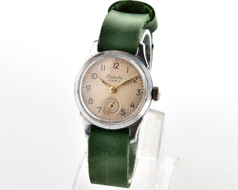 Vintage soviet mechanical RAKETA wrist watch with genuine leather strap