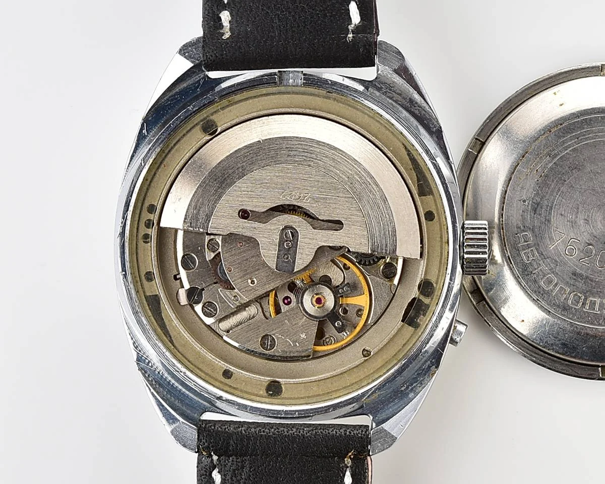 Large Slava Soviet mechanical vintage watch – automatic self winding movement
