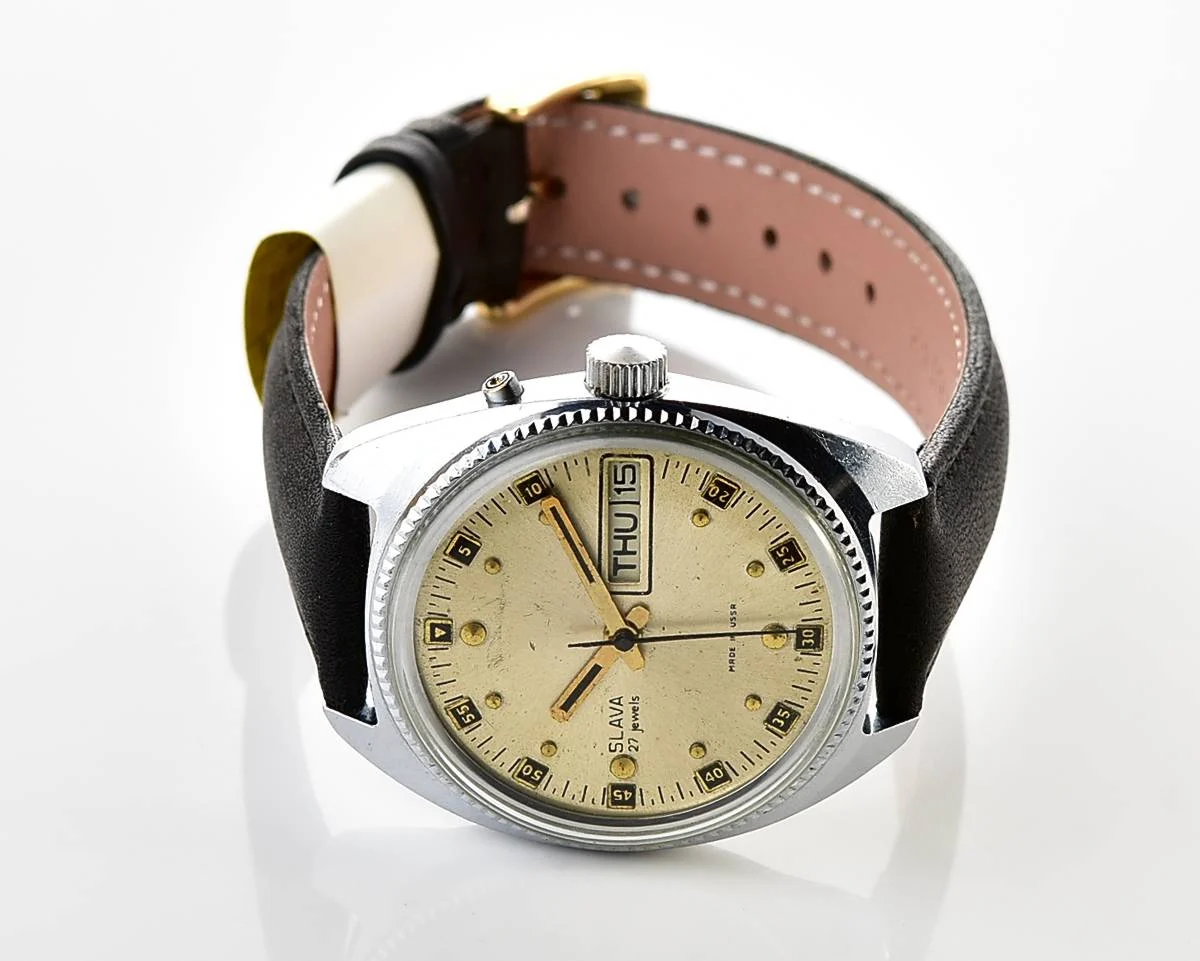 Large Slava Soviet mechanical vintage watch – automatic self winding movement