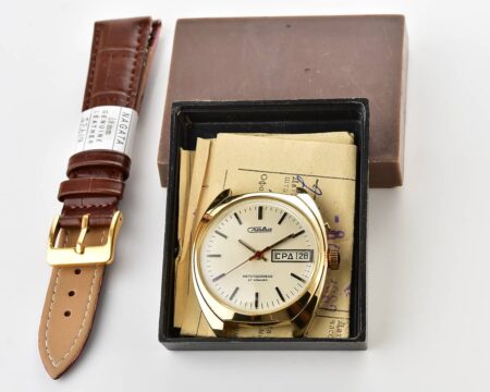 TIME CAPSULE: Large soviet gold-plated mechanical vintage watch Slava!