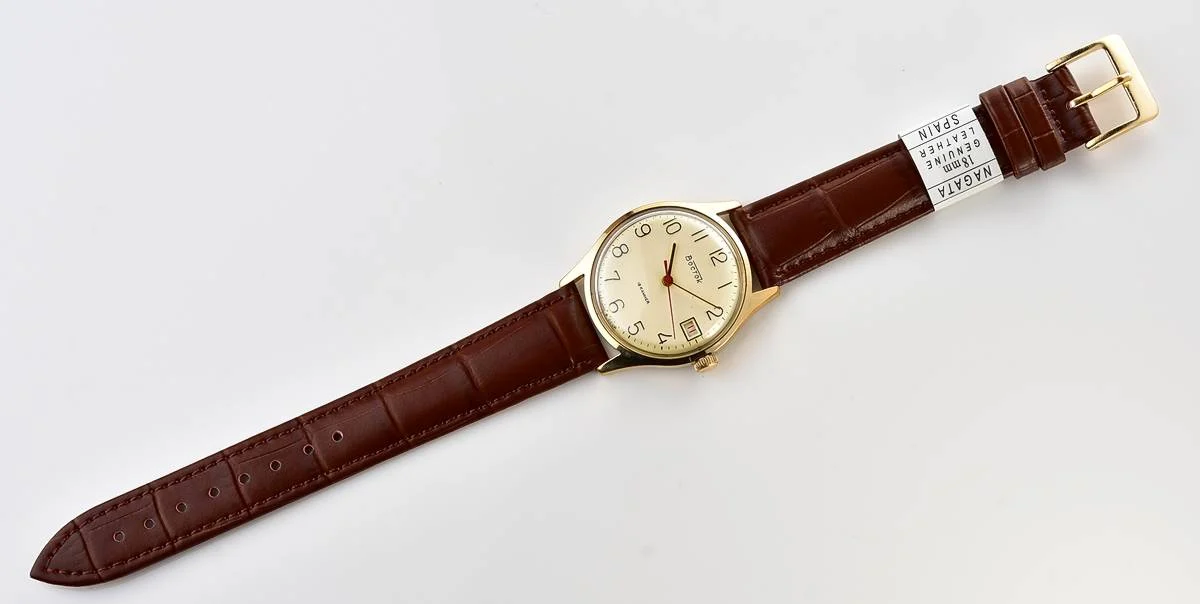 Wostok (Vostok) mechanical gold-plated wrist watch with biege dial