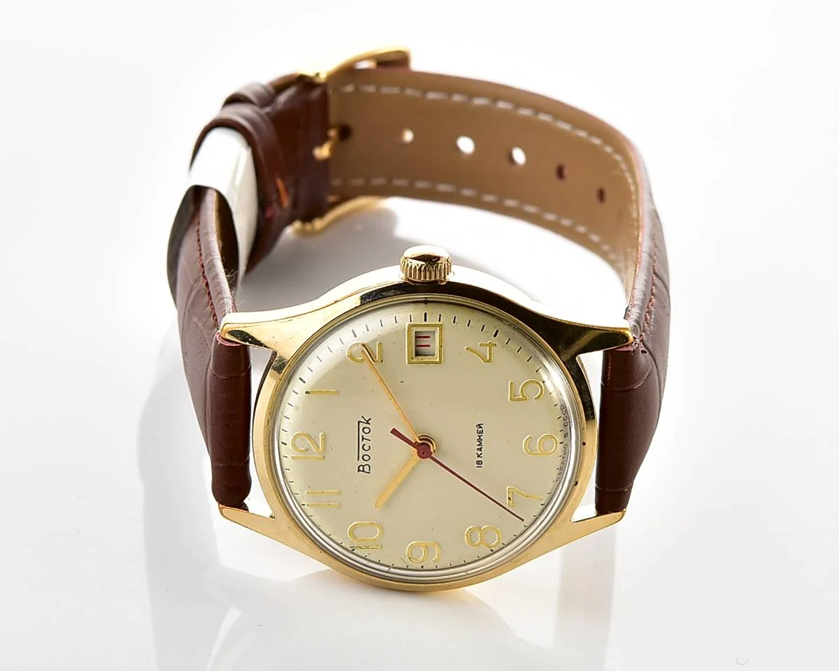 Wostok (Vostok) mechanical gold-plated wrist watch with biege dial