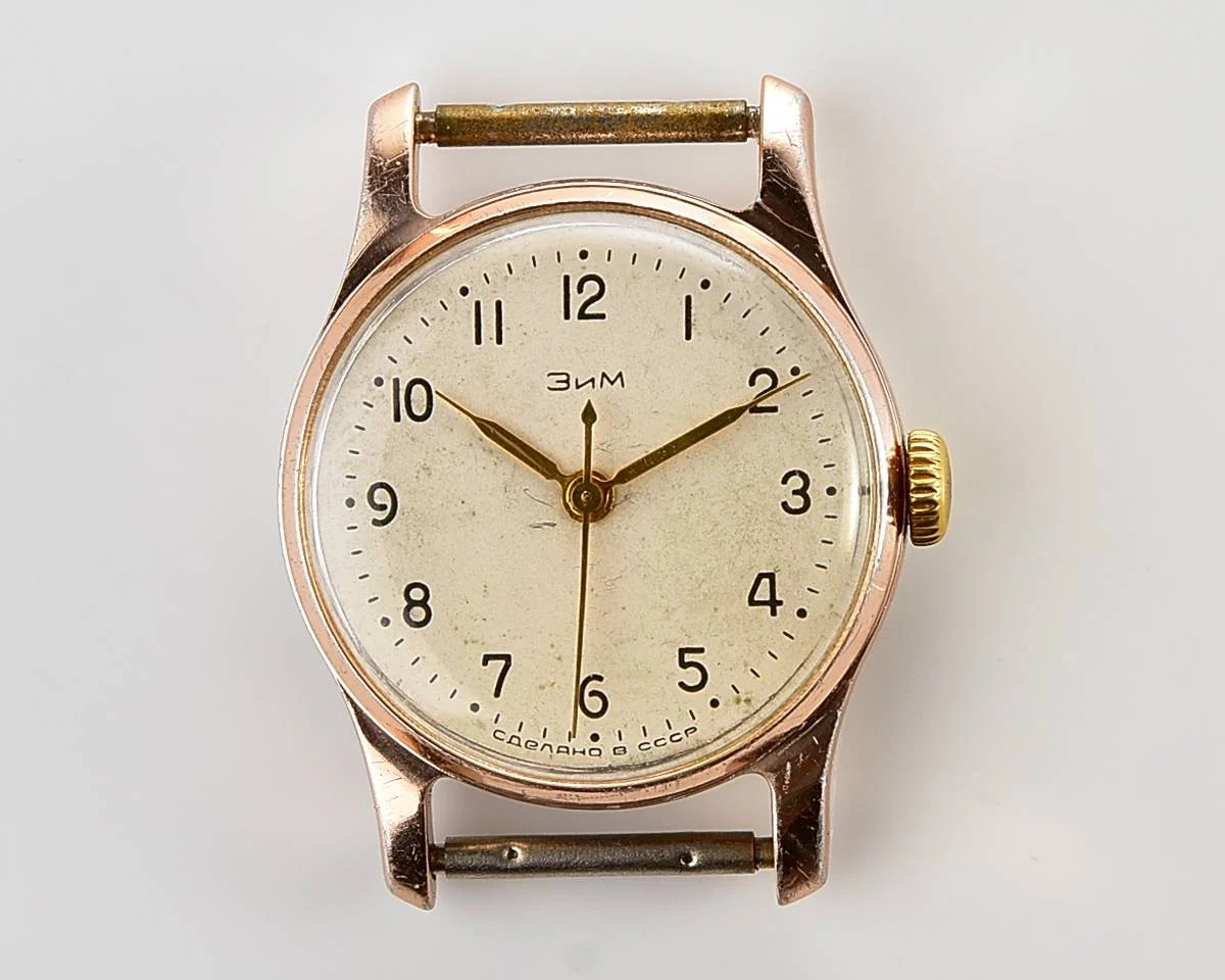 ZiM Soviet mechanical watch with central seconds hand