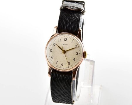 ZiM soviet mechanical watch with central seconds hand