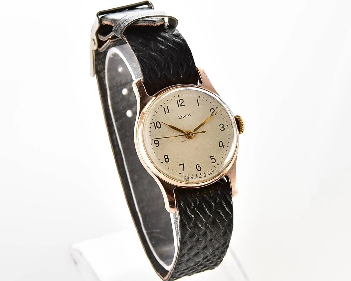 ZiM Soviet mechanical watch with central seconds hand
