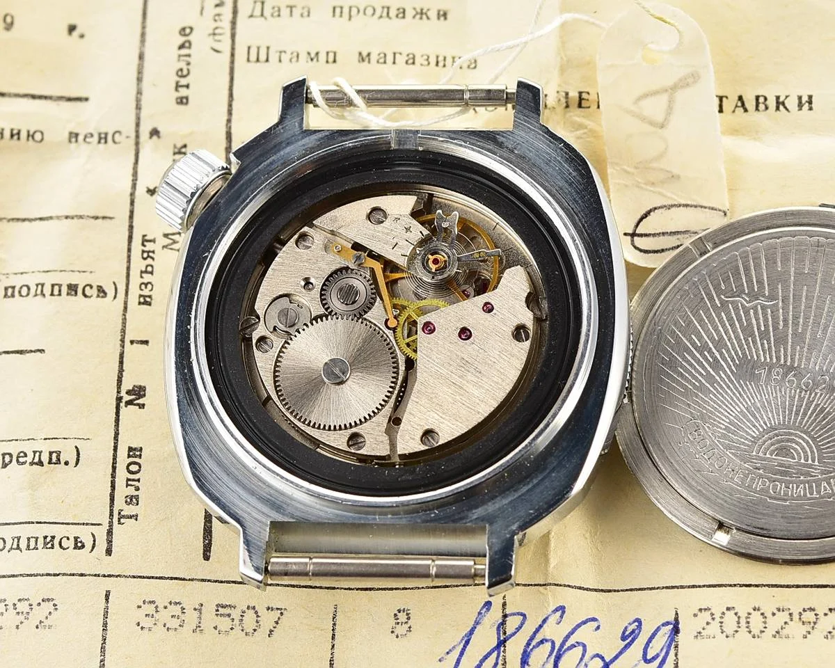 TIME CAPSULE: Vostok Komandirskie Tank mechanical watch – New Old Stock (NOS)!