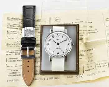 Time Capsule: Soviet Luch elegant quartz watch - New Old Stock (NOS)!