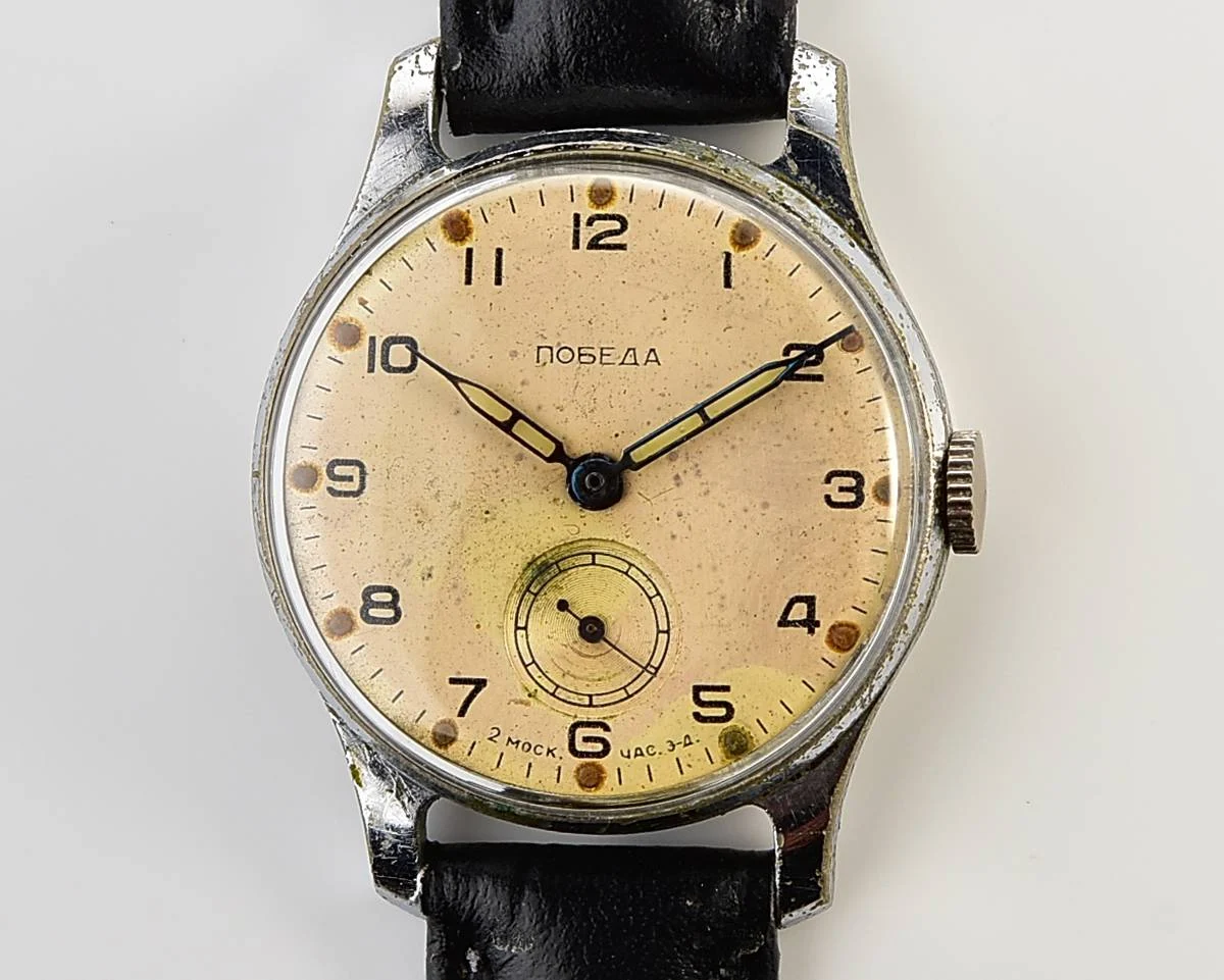 Vintage Soviet mechanical Pobeda watch, 2MChZ from 3rd quarter 1955!
