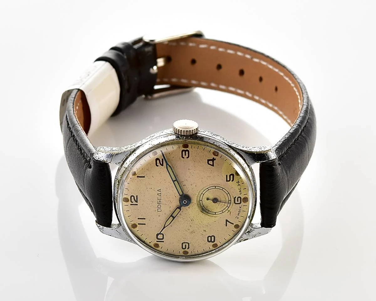 Vintage Soviet mechanical Pobeda watch, 2MChZ from 3rd quarter 1955!