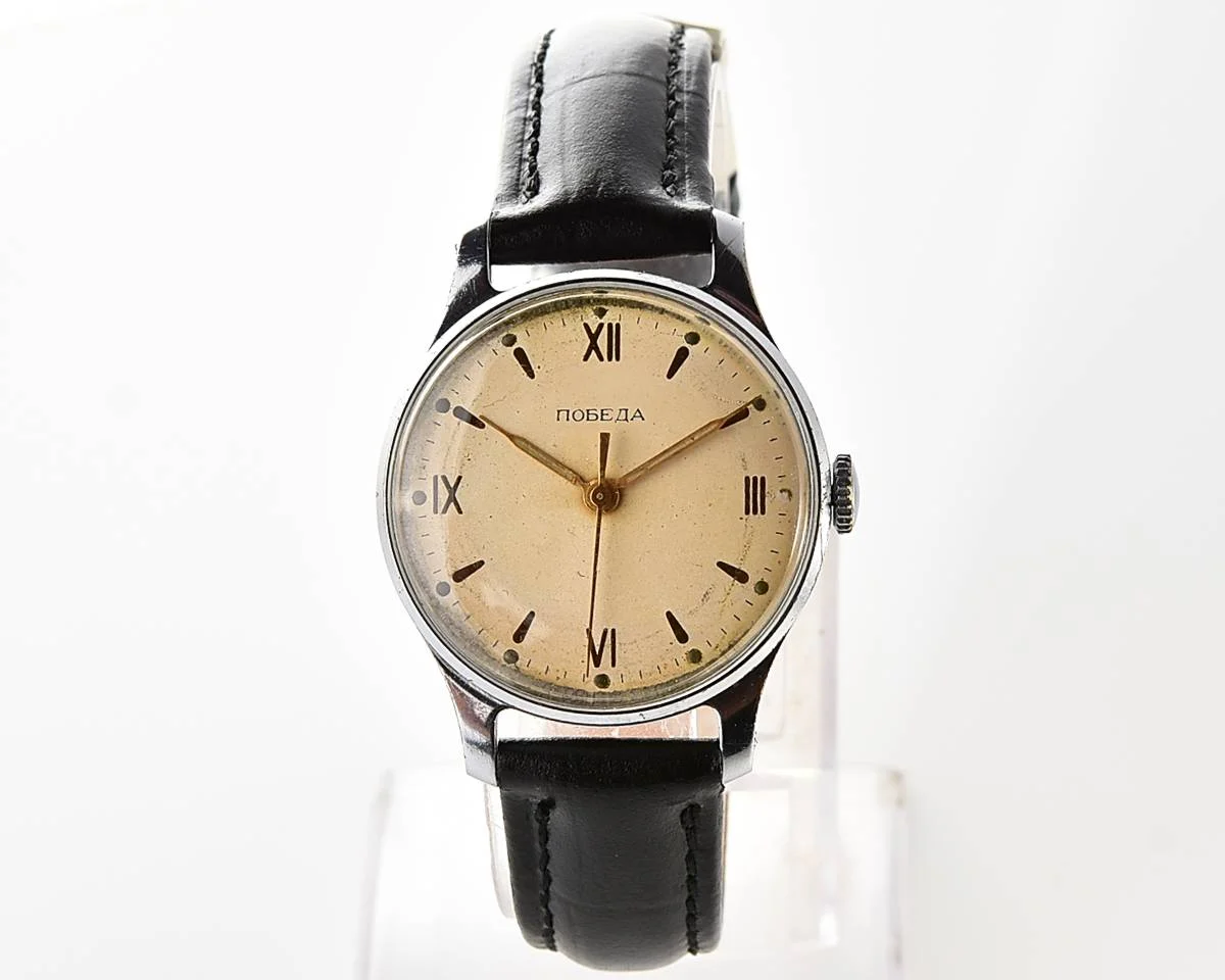 Vintage Soviet Pobeda watch with central second hand