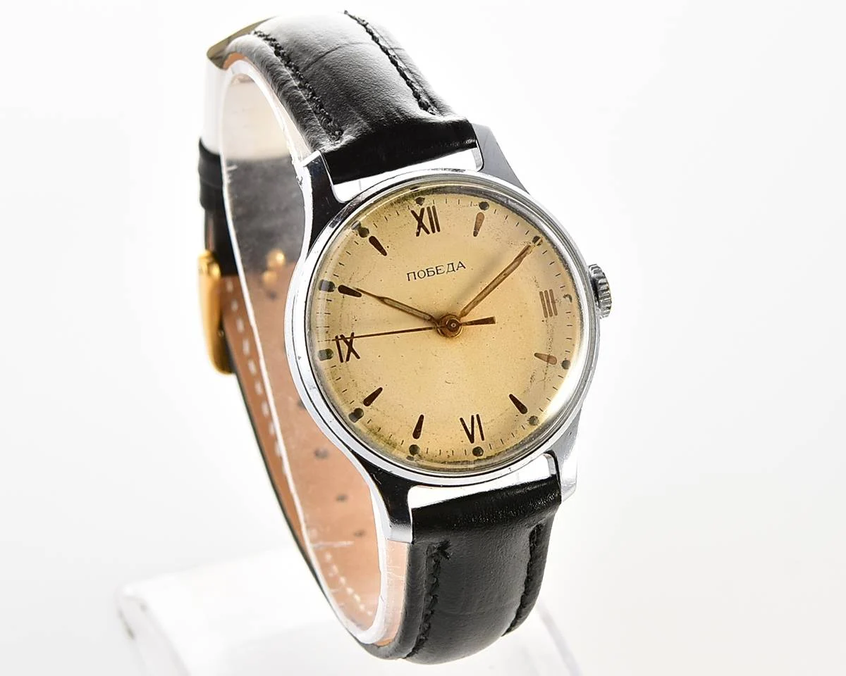 Vintage Soviet Pobeda watch with central second hand
