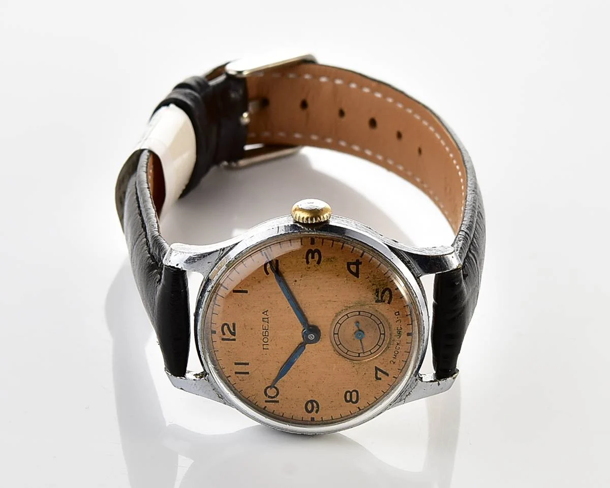 Vintage Soviet mechanical Pobeda watch, 2MChZ from 2nd quarter 1955!