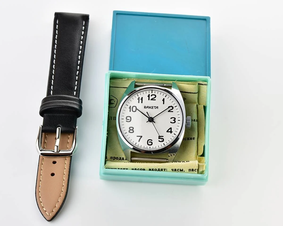 TIME CAPSULE: Vintage Soviet Raketa watch, New Old Stock (NOS)!