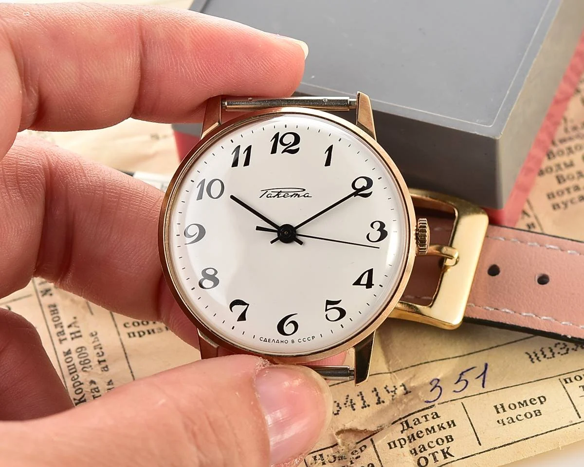 TIME CAPSULE: Vintage gold-plated Soviet Raketa watch, New Old Stock (NOS)!