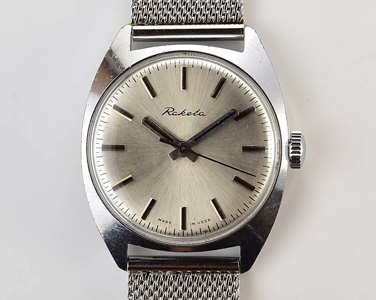 Soviet Raketa vintage mechanical watch with milanese bracelet