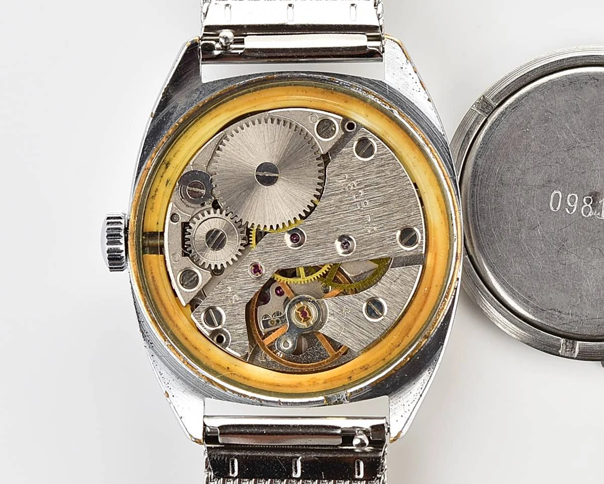 Soviet Raketa vintage mechanical watch with milanese bracelet