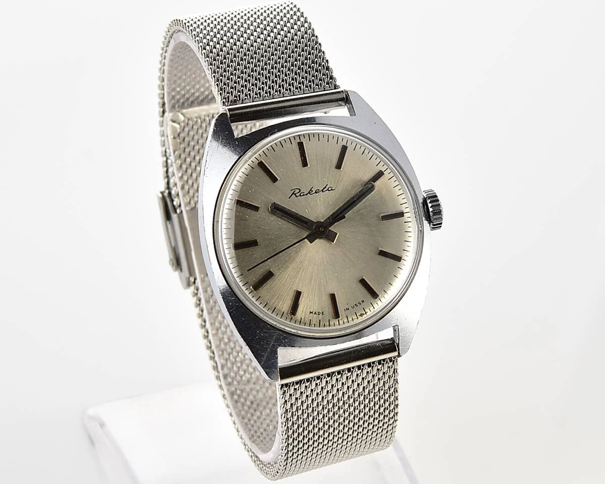 Soviet Raketa vintage mechanical watch with milanese bracelet