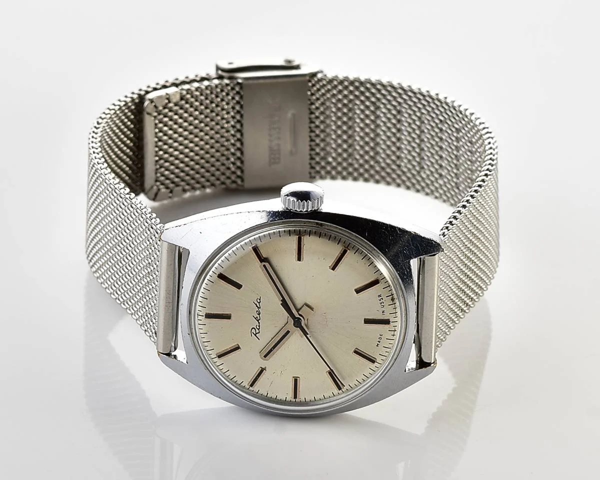 Soviet Raketa vintage mechanical watch with milanese bracelet