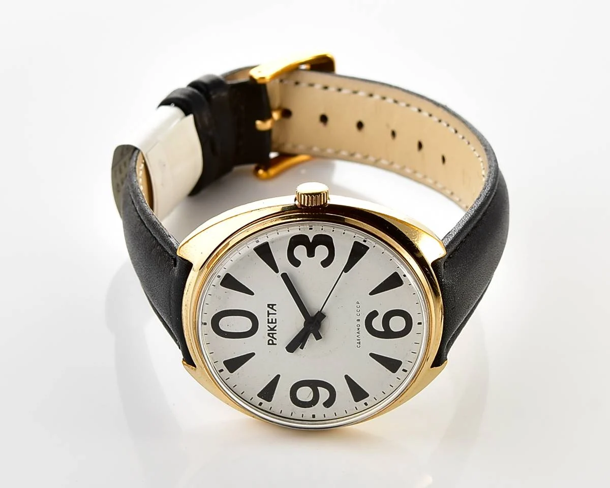 Soviet mechanical gold-plated watch Raketa "big zero"