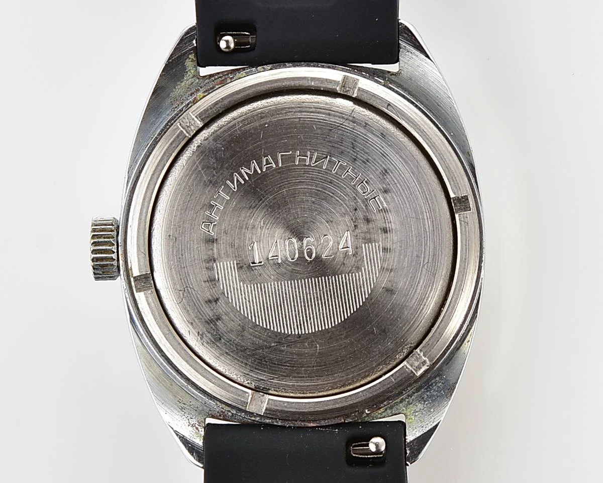 Excellent Soviet Raketa vintage mechanical watch with antimagnetic movement 2610!