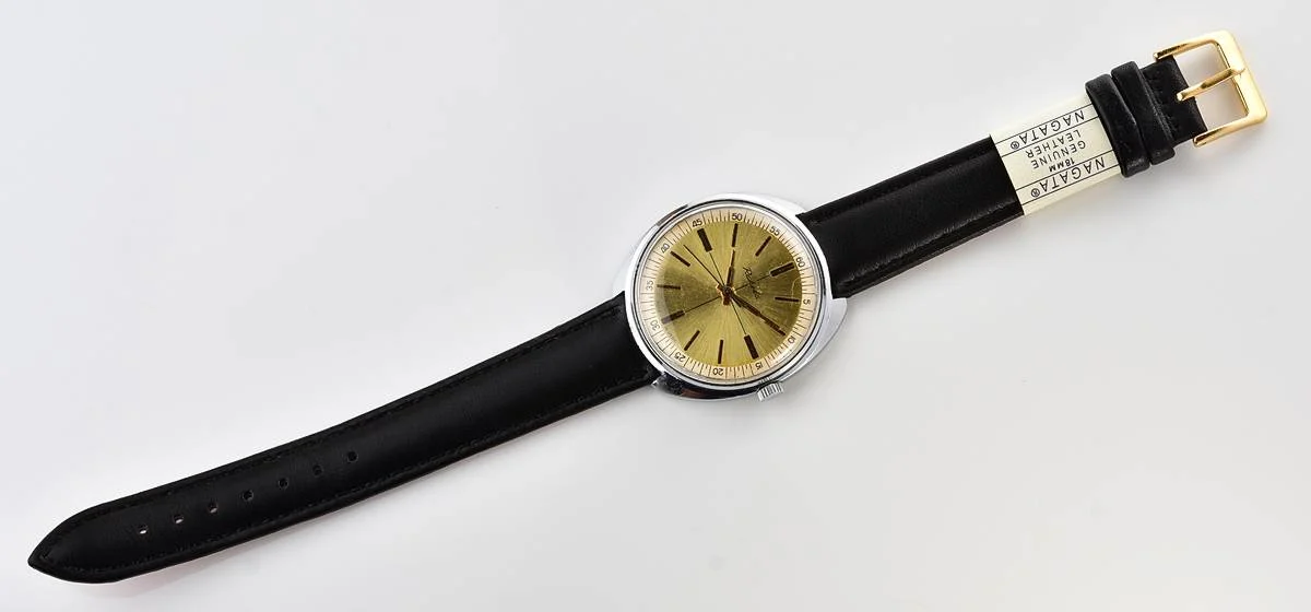 Large vintage Raketa mechanical watch