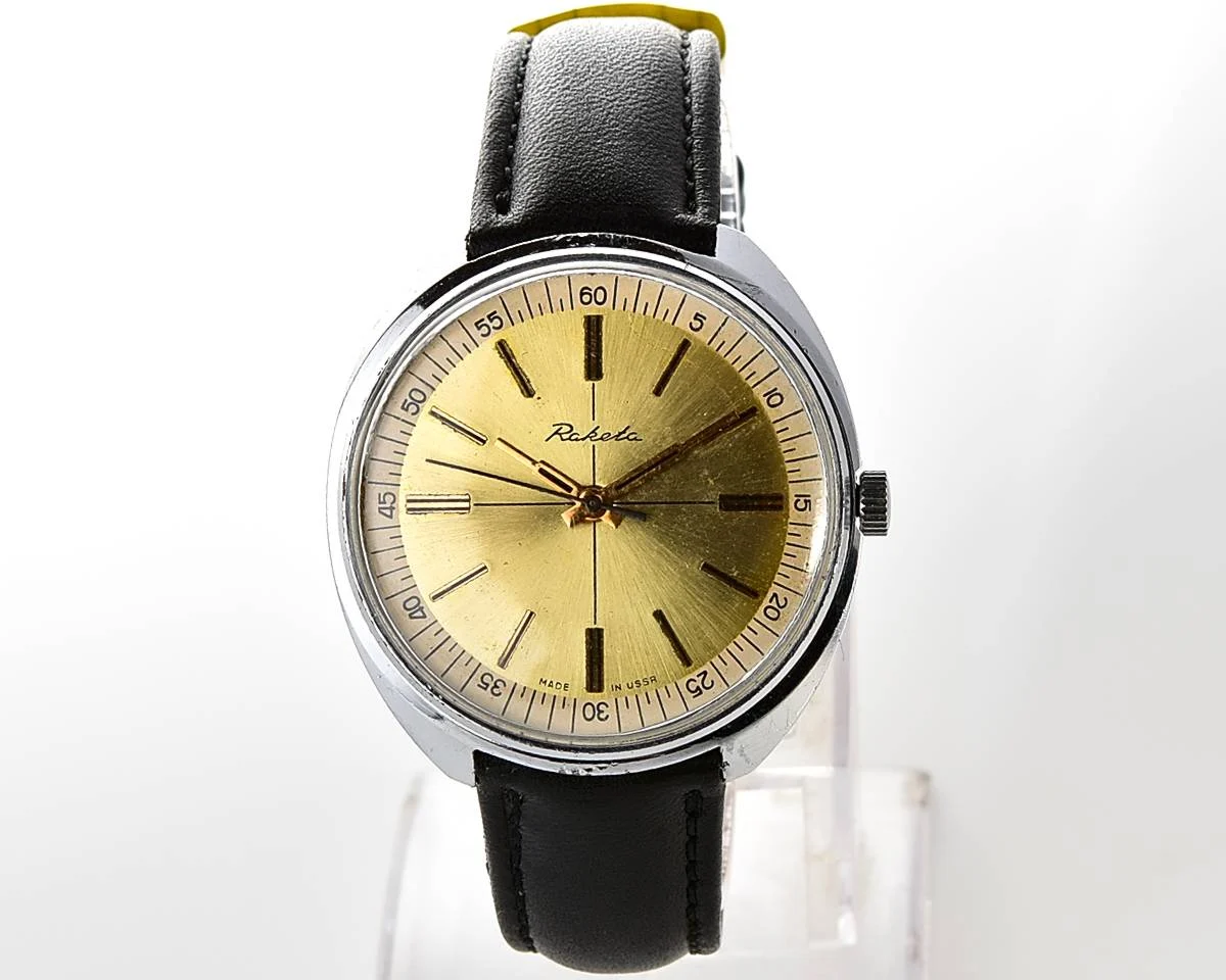Large vintage Raketa mechanical watch