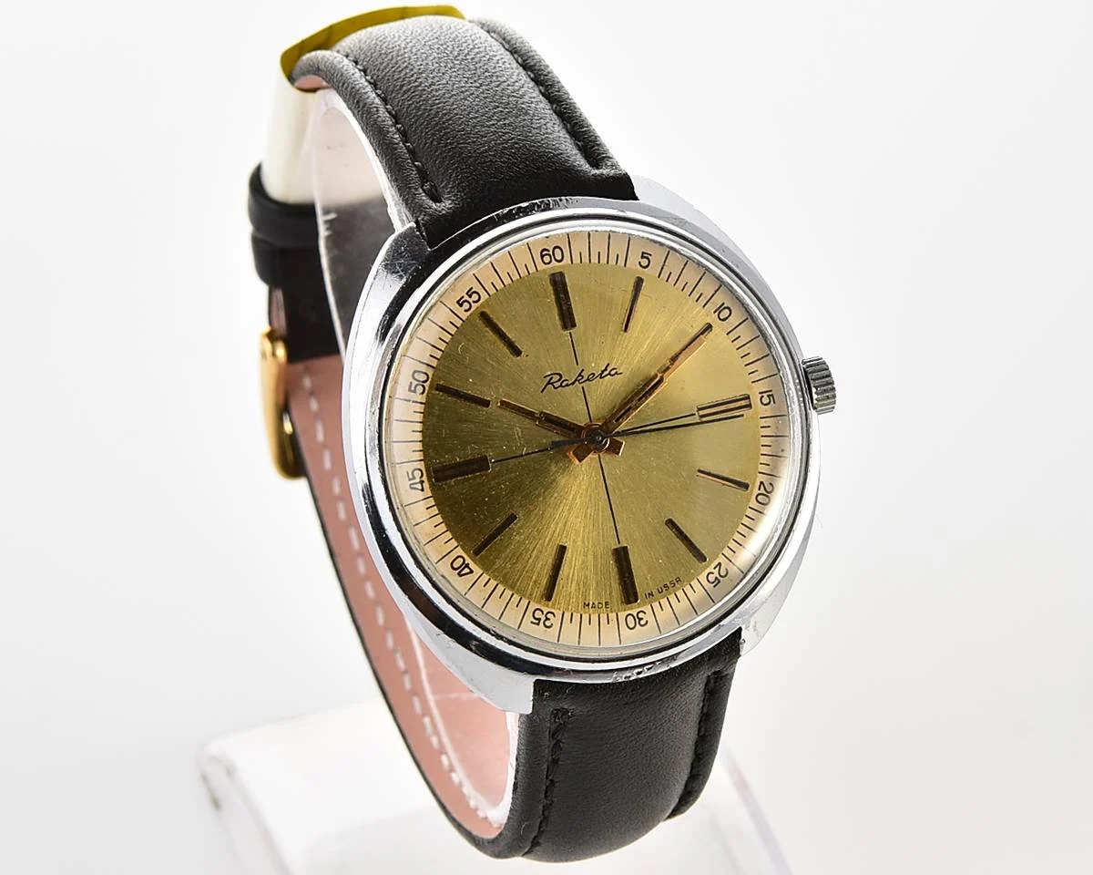 Large vintage Raketa mechanical watch