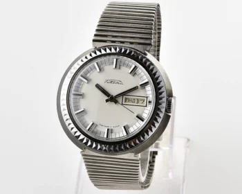 Vintage Soviet Raketa mechanical watch with double calendar