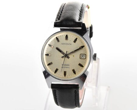 Vintage Sekonda soviet mechanical watch with automatic self-winding 30 jewels movement