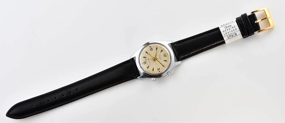 Signal vintage mechanical watch with alarm function
