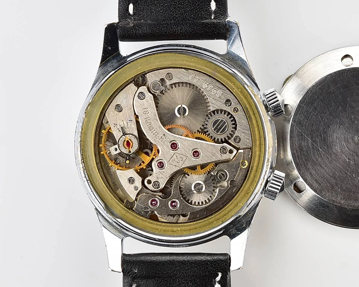 Signal vintage mechanical watch with alarm function