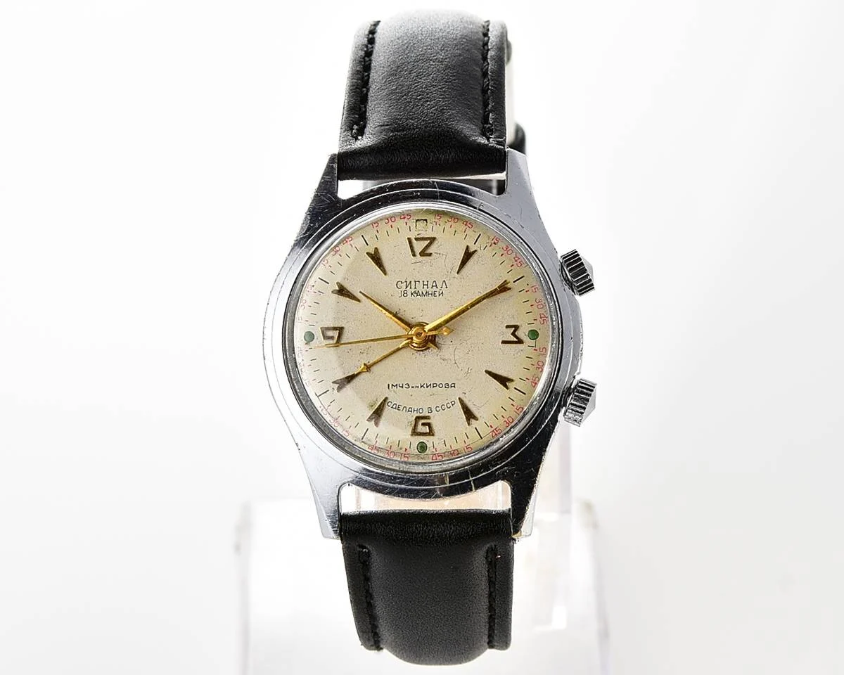 Signal vintage mechanical watch with alarm function