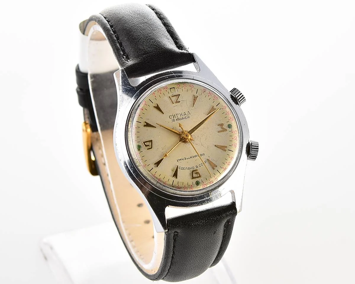 Signal vintage mechanical watch with alarm function