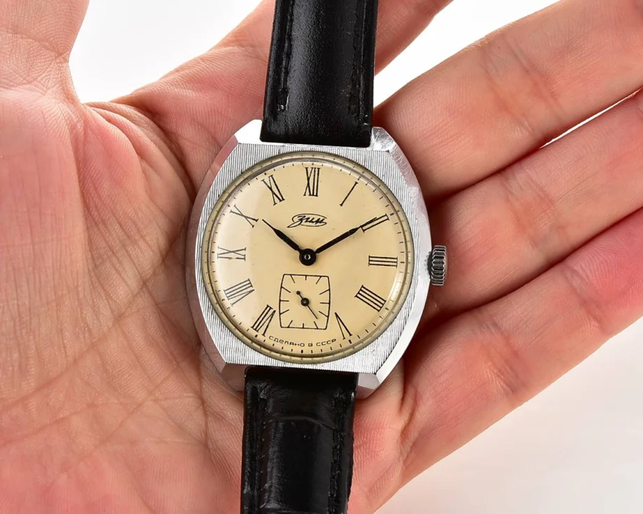 ZiM Soviet mechanical watch - SovietWatchStore.com