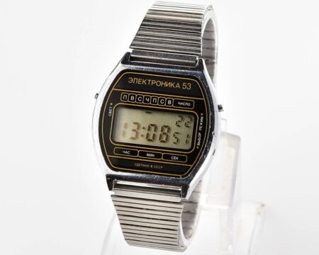 Digital vintage USSR wristwatch Elektronika 53 with stainless steel bracelet