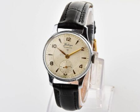 Vintage soviet mechanical POBEDA watch, 2MChZ from 3rd quarter 1952!