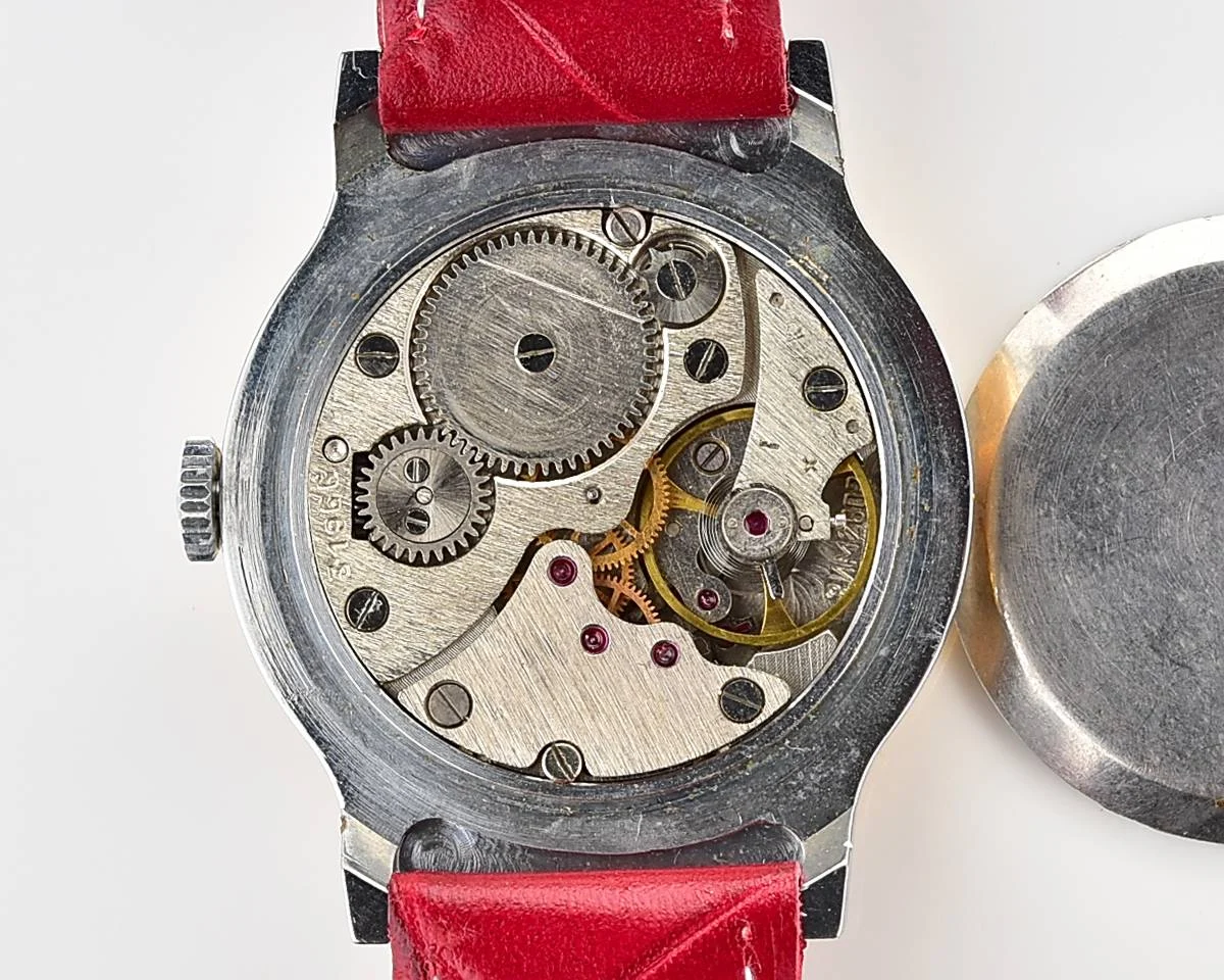 Vintage Soviet watch Pobeda with Kremlin on the dial!