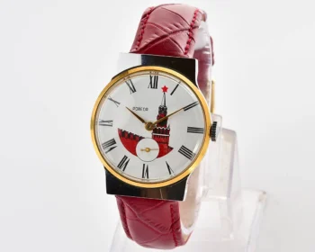 Vintage Soviet watch Pobeda with Kremlin on the dial!