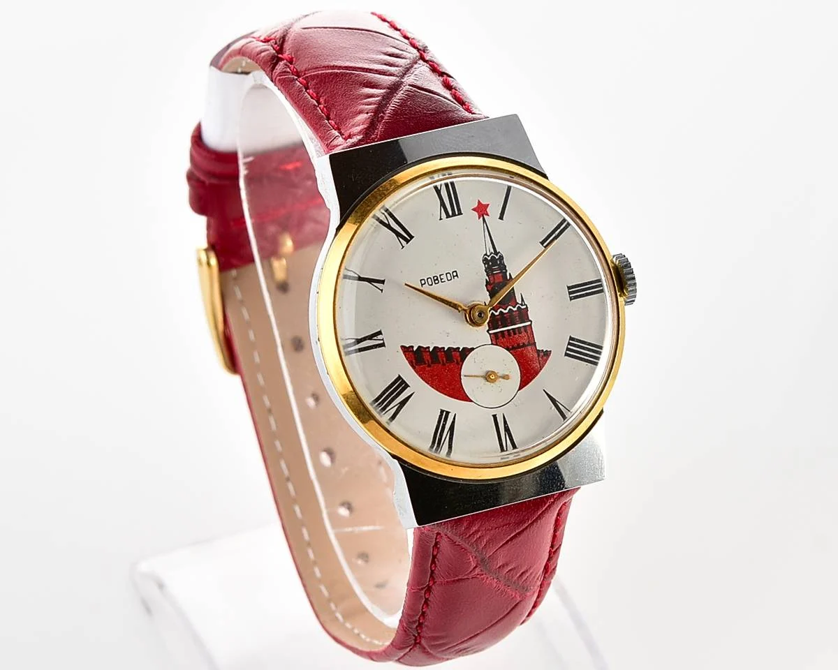 Vintage Soviet watch Pobeda with Kremlin on the dial!