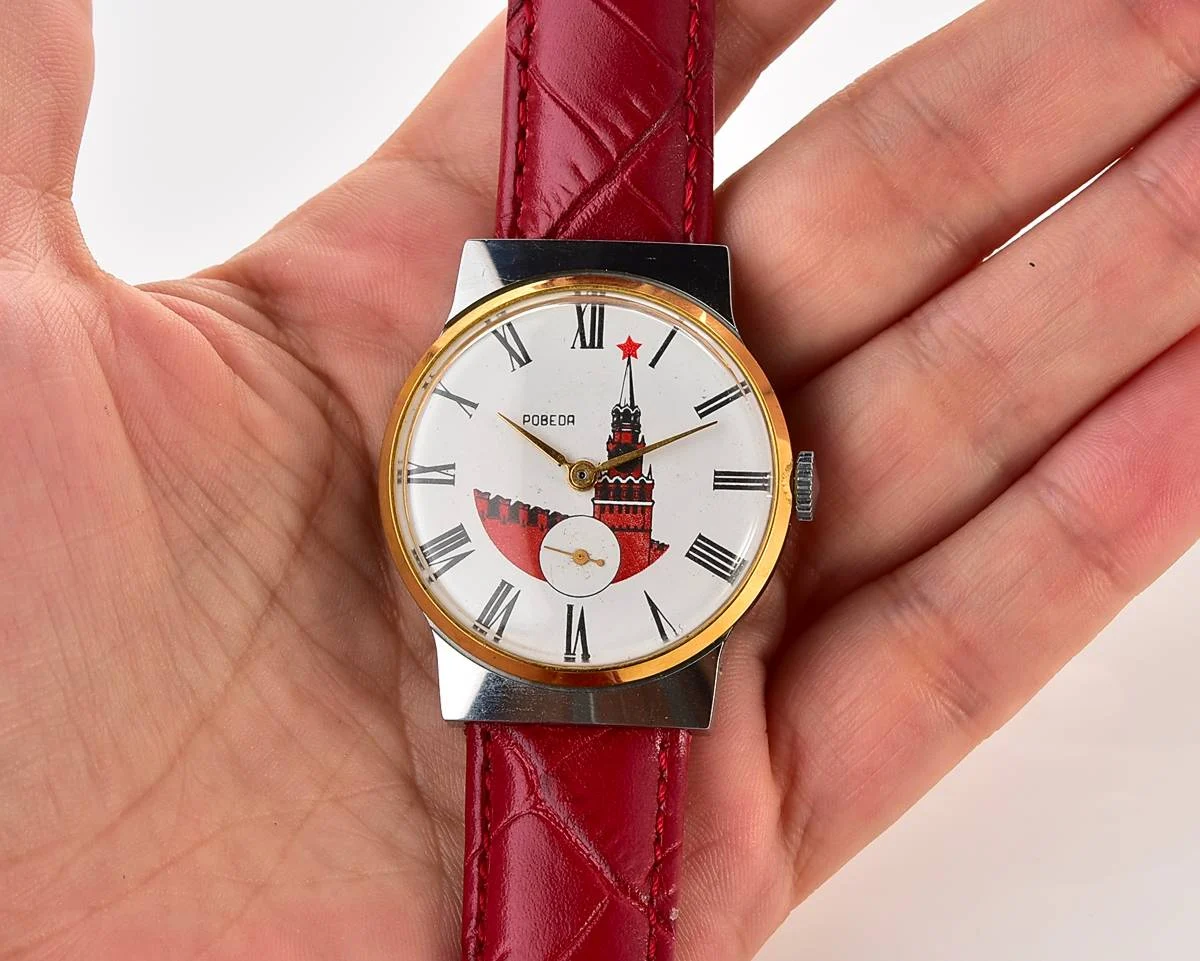 Vintage Soviet watch Pobeda with Kremlin on the dial!