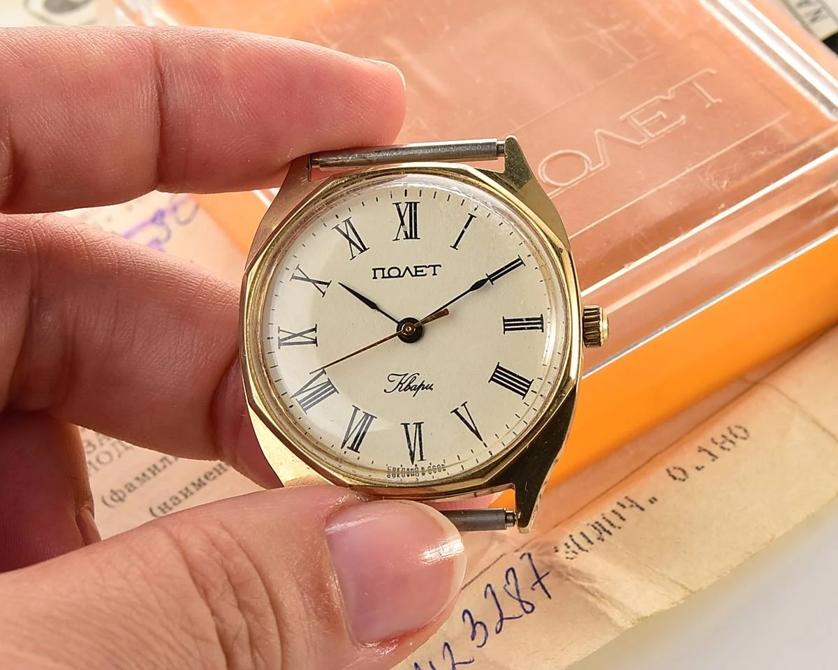 Time Capsule: Soviet Poljot watch with quartz movement - New Old Stock (NOS)!