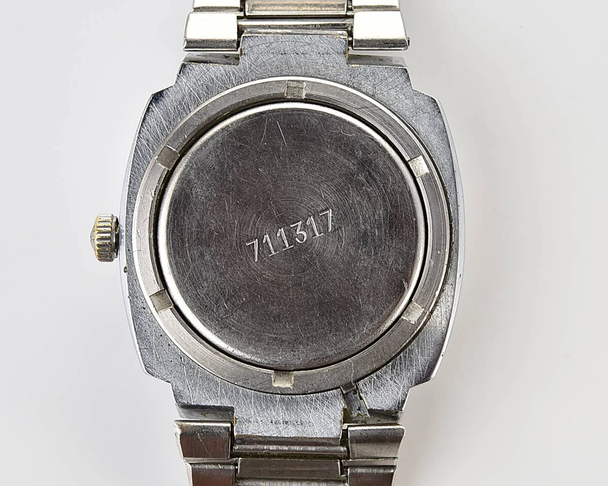 Soviet Poljot mechanical wristwatch with "space-age" retro-minimalistic duo-tone dial from 1970s