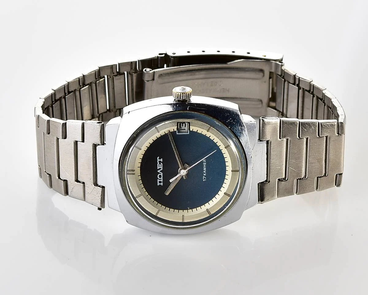 Soviet Poljot mechanical wristwatch with "space-age" retro-minimalistic duo-tone dial from 1970s